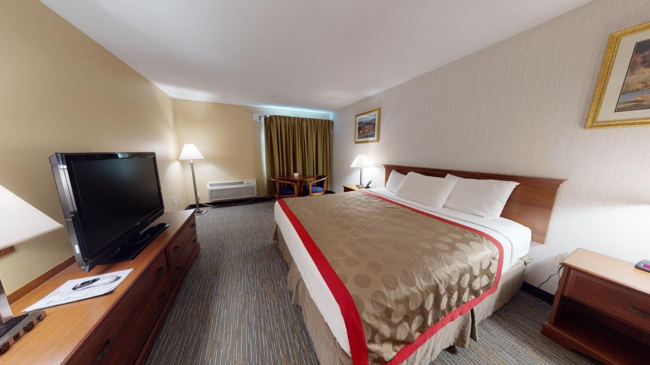 Ramada By Wyndham Strasburg - Shenandoah Valley Eksteriør billede