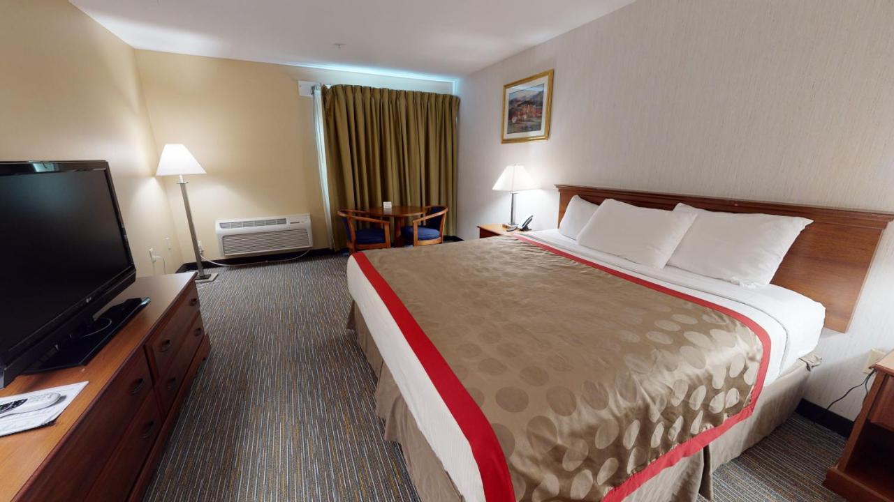 Ramada By Wyndham Strasburg - Shenandoah Valley Eksteriør billede