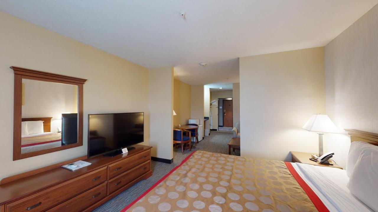 Ramada By Wyndham Strasburg - Shenandoah Valley Eksteriør billede