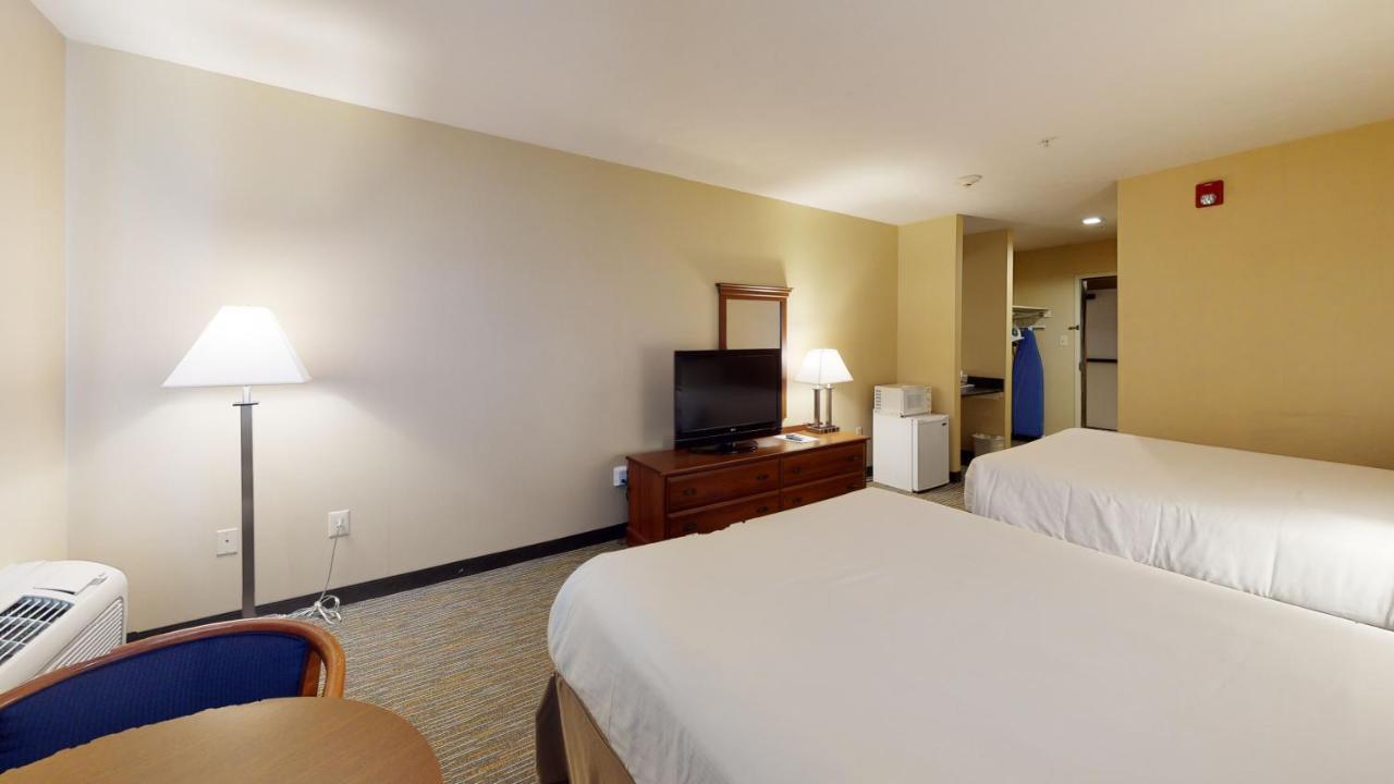 Ramada By Wyndham Strasburg - Shenandoah Valley Eksteriør billede