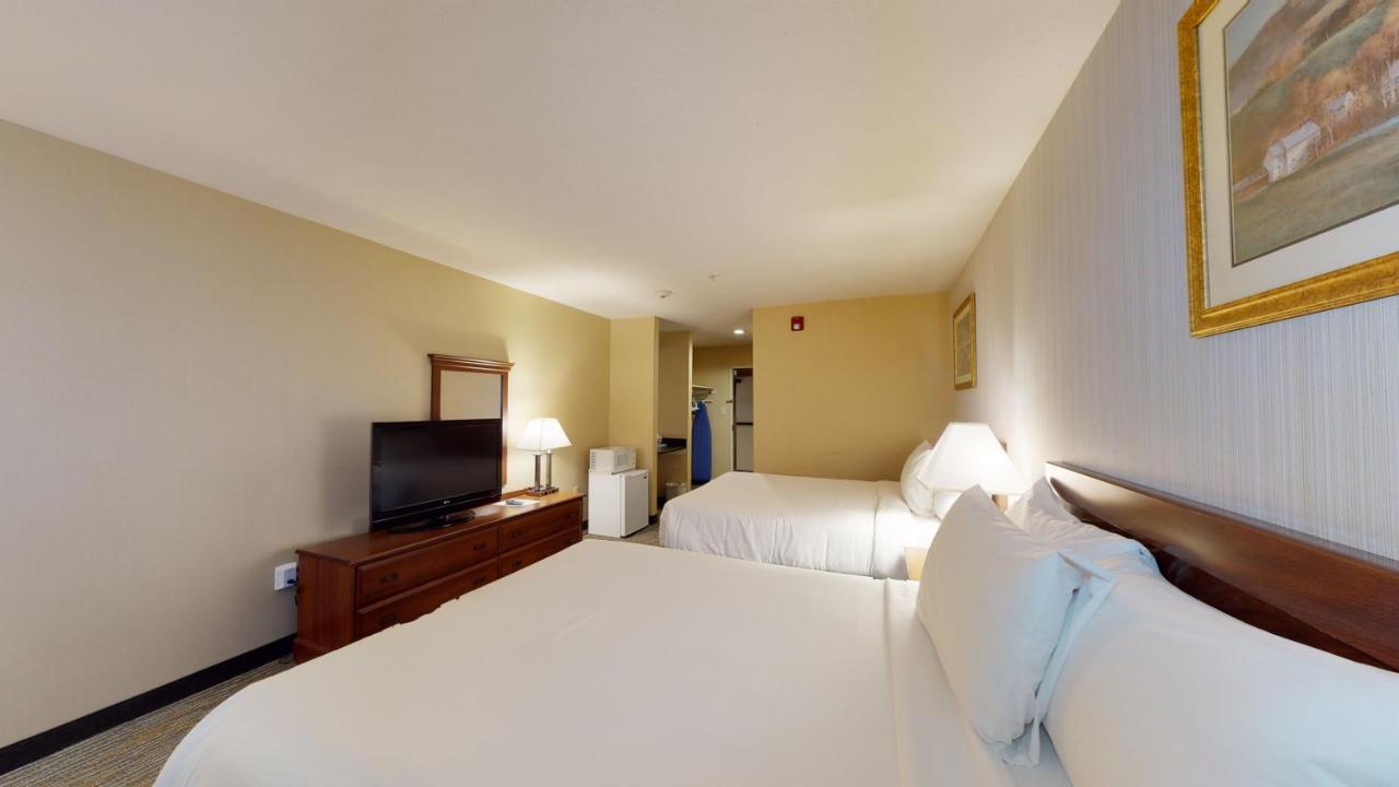 Ramada By Wyndham Strasburg - Shenandoah Valley Eksteriør billede