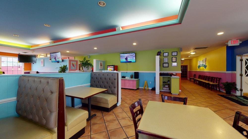 Ramada By Wyndham Strasburg - Shenandoah Valley Eksteriør billede