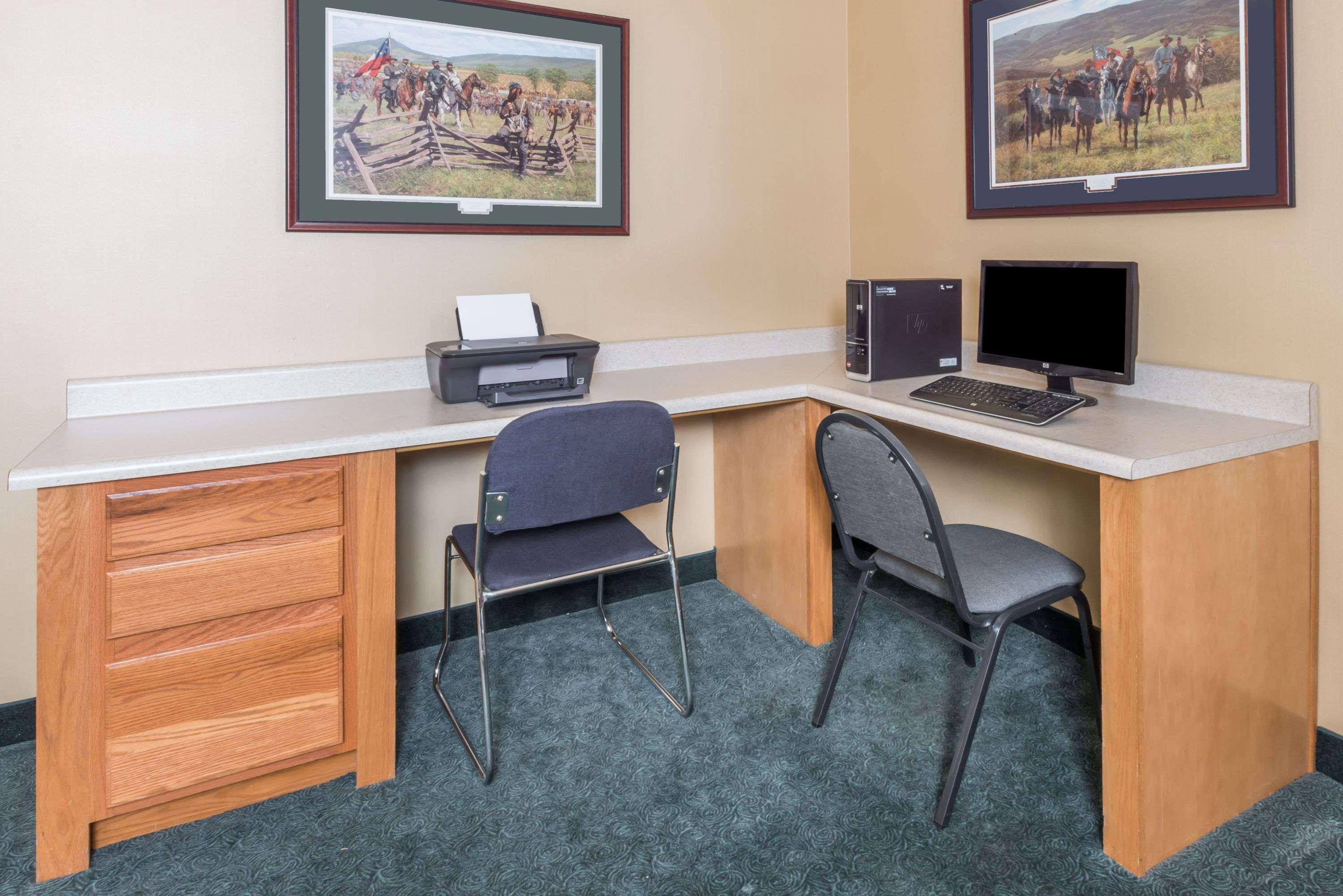 Ramada By Wyndham Strasburg - Shenandoah Valley Eksteriør billede