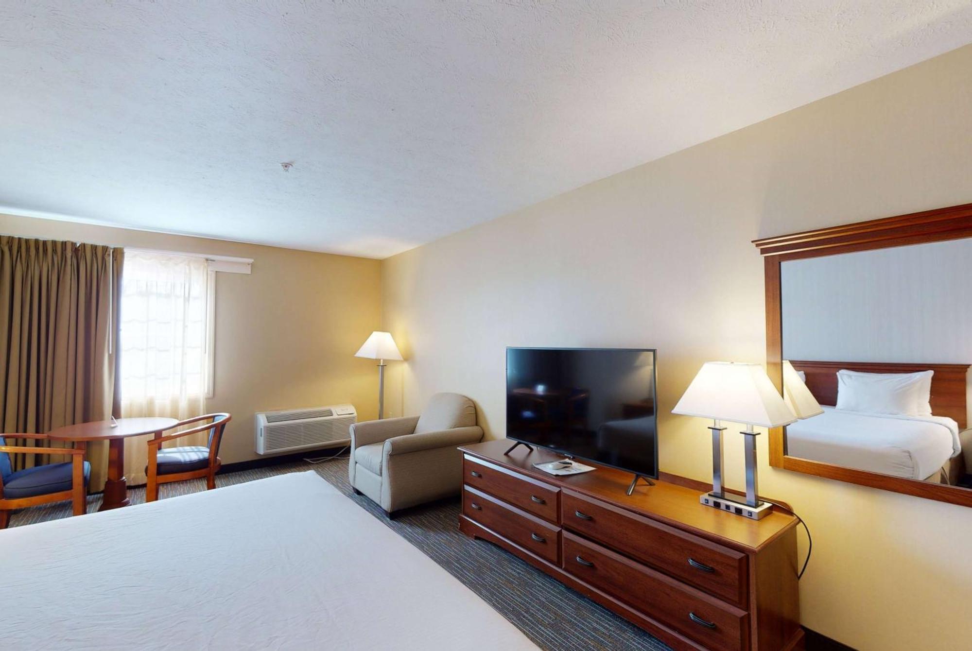 Ramada By Wyndham Strasburg - Shenandoah Valley Eksteriør billede