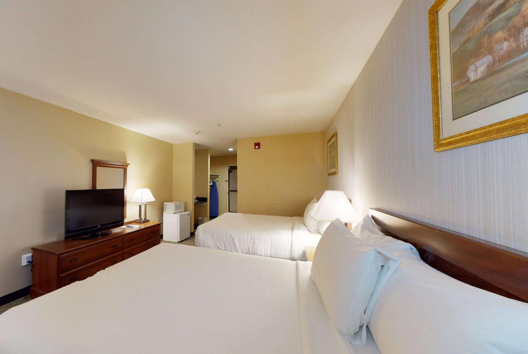 Ramada By Wyndham Strasburg - Shenandoah Valley Eksteriør billede