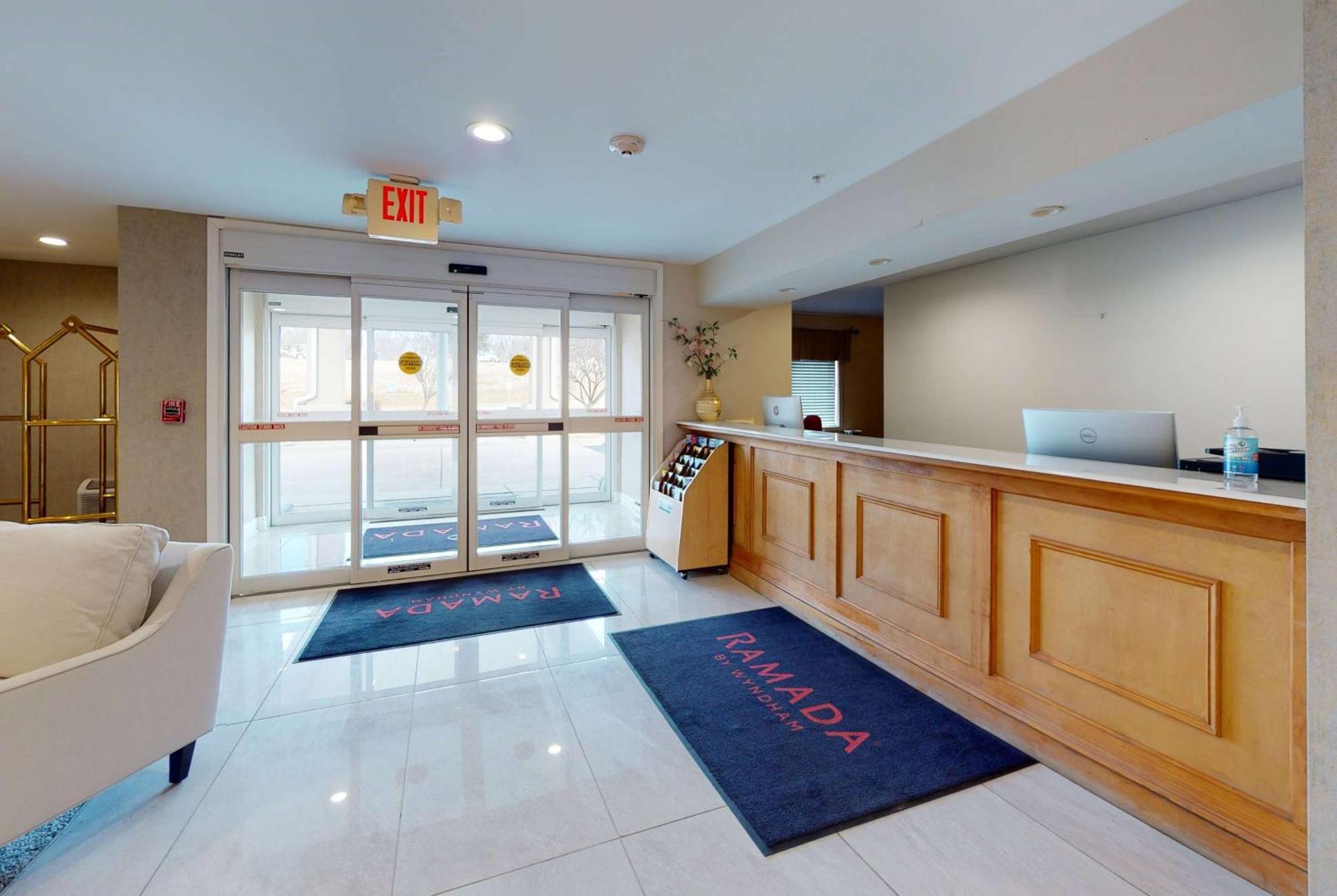 Ramada By Wyndham Strasburg - Shenandoah Valley Eksteriør billede